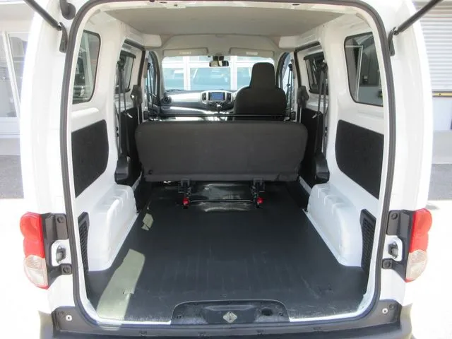 ニッサン NV200バネットバン 4WD