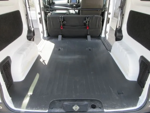ニッサン NV200バネットバン 4WD