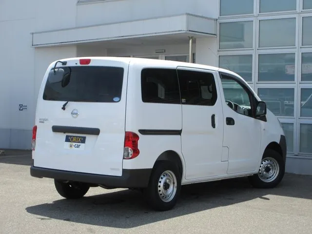 ニッサン NV200バネットバン 4WD