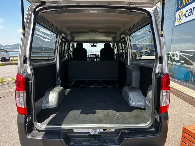 NV350キャラバン 1.2t(ニッサン)の車両写真