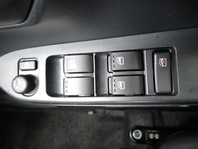 ミラ　イース（ダイハツ）の車両写真