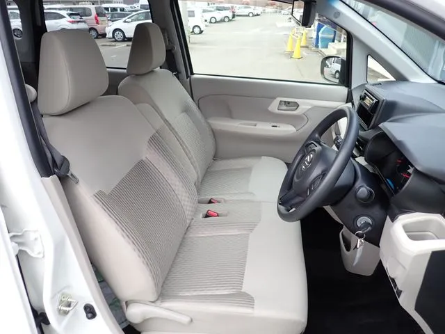 ムーヴ(ダイハツ)の車両写真