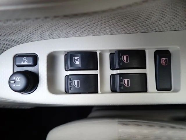 ムーヴ(ダイハツ)の車両写真