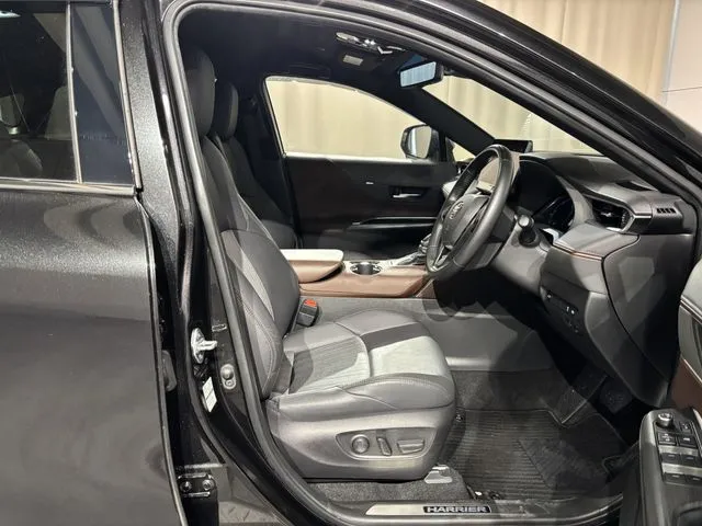 ハリアー ハイブリッド(トヨタ)の車両写真