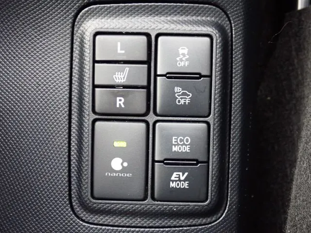 アクア(トヨタ)の車両写真