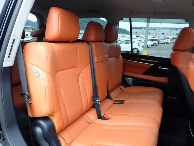 レクサス　ＬＸ５７０　ＡＷＤ（トヨタ）の車両写真