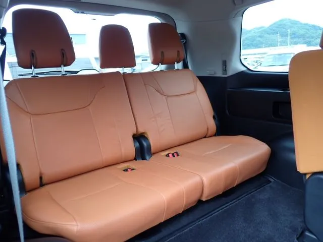 レクサス　ＬＸ５７０　ＡＷＤ（トヨタ）の車両写真