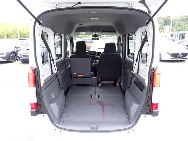 N-VAN(ホンダ)の車両写真