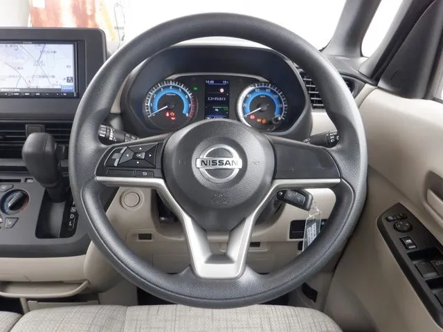 ルークス 4WD(ニッサン)の車両写真