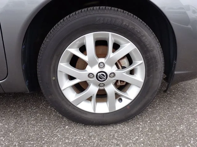 ノート(ニッサン)の車両写真