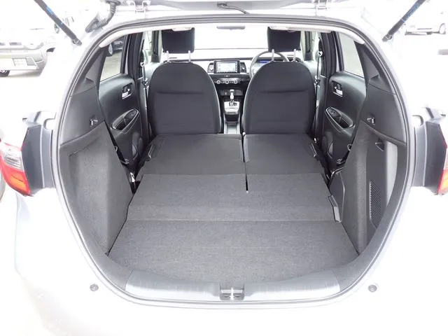 フィット　ｅ：ＨＥＶ（ホンダ）の車両写真