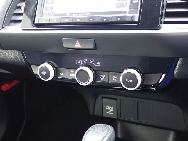 フィット　ｅ：ＨＥＶ（ホンダ）の車両写真