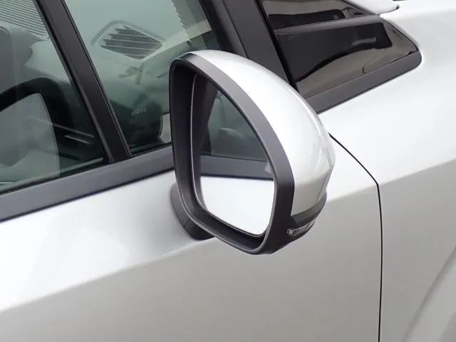 ノート(ニッサン)の車両写真