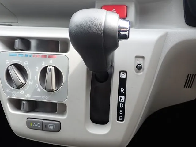 ダイハツ ミラ イース