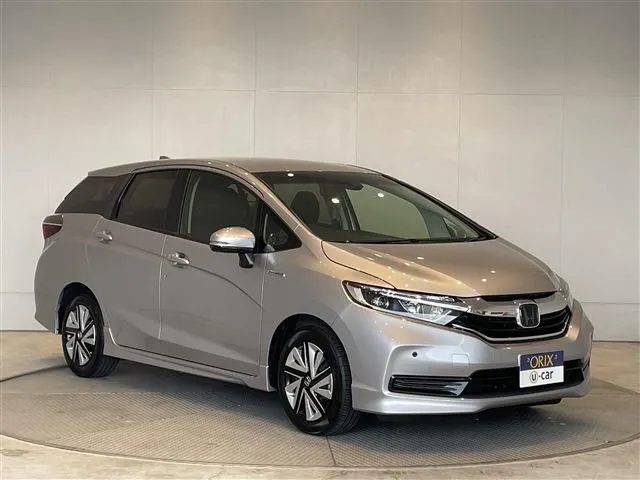 シャトル ハイブリッド(ホンダ)の車両写真