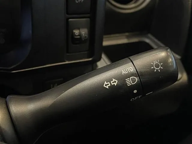 サクシードバン ハイブリッド(トヨタ)の車両写真
