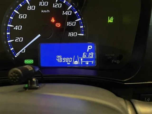 サクシードバン ハイブリッド(トヨタ)の車両写真