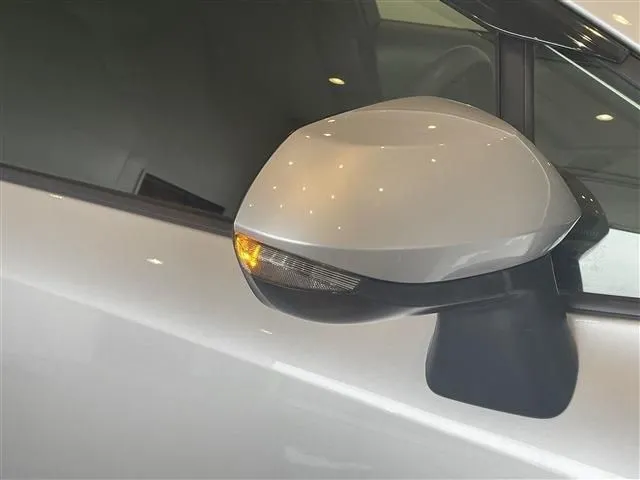 カローラ ツーリング ハイブリッド(トヨタ)の車両写真