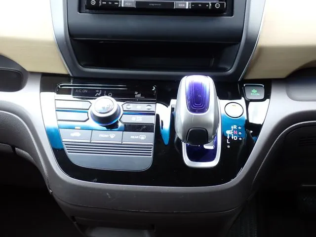 フリード ハイブリッド(ホンダ)の車両写真