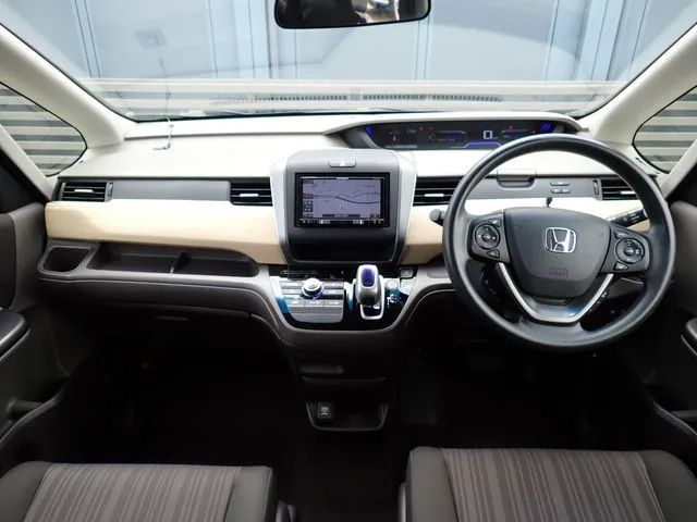 フリード ハイブリッド(ホンダ)の車両写真