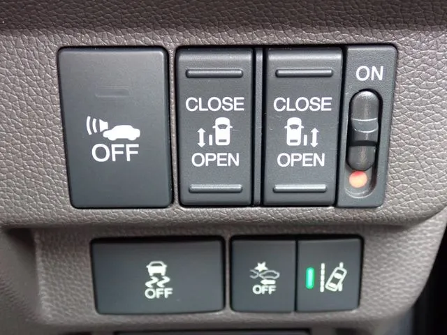 フリード ハイブリッド(ホンダ)の車両写真