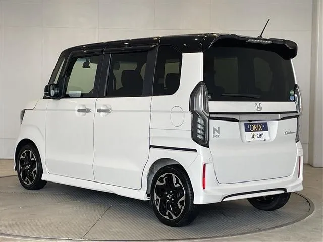 N BOX カスタム(ホンダ)の車両写真