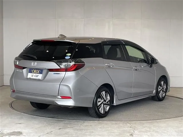 シャトル ハイブリッド(ホンダ)の車両写真
