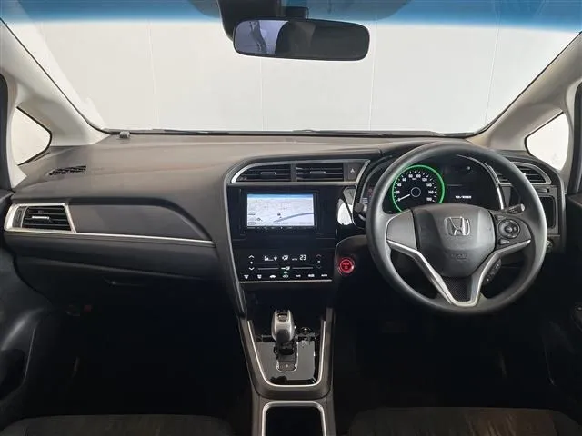 シャトル ハイブリッド(ホンダ)の車両写真