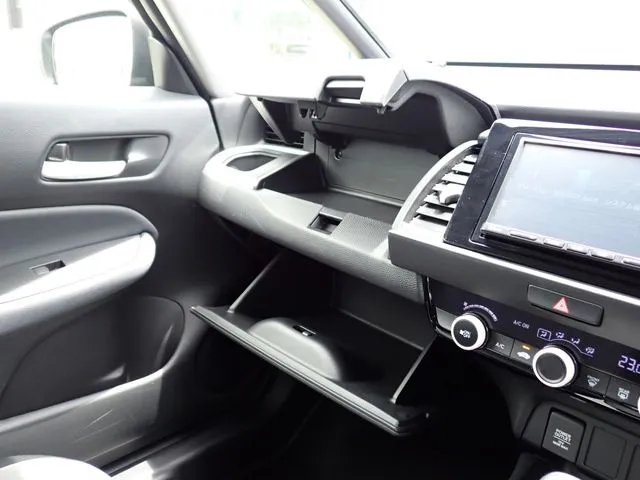 フィット e:HEV(ホンダ)の車両写真