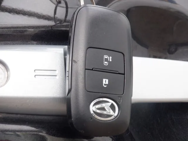 タント(ダイハツ)の車両写真