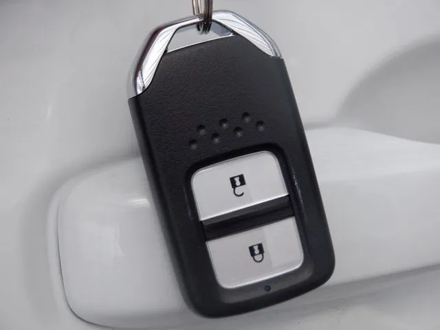 フィット e:HEV(ホンダ)の車両写真