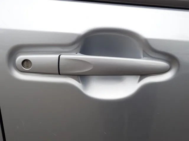 ミラ イース(ダイハツ)の車両写真