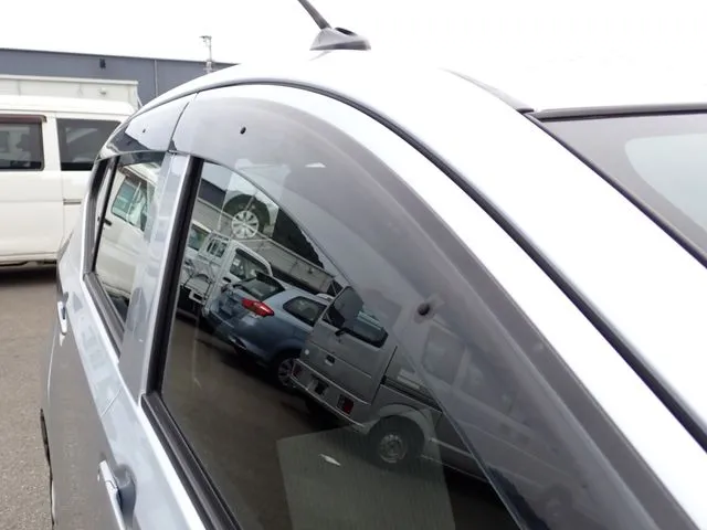 ミラ イース(ダイハツ)の車両写真