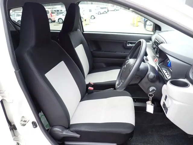 ミラ イース(ダイハツ)の車両写真