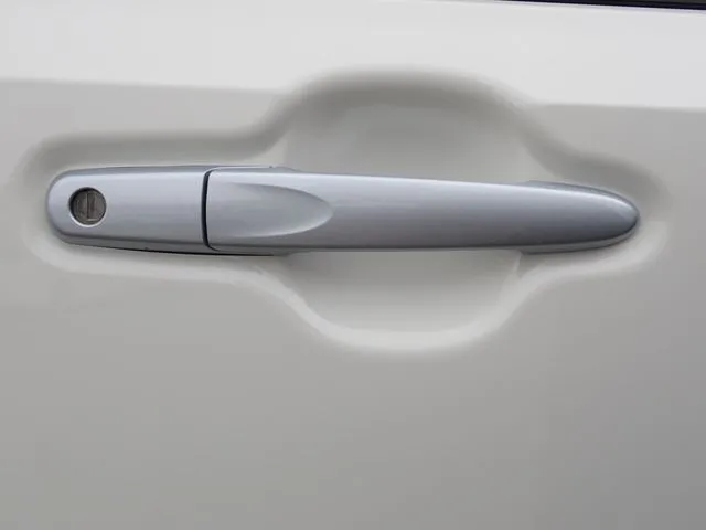 ミラ イース(ダイハツ)の車両写真