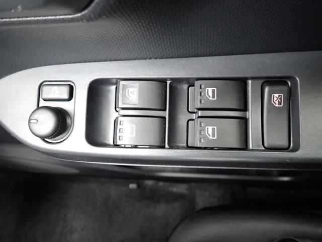 ミラ イース(ダイハツ)の車両写真