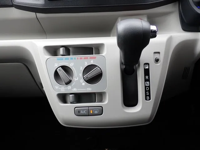 ミラ イース(ダイハツ)の車両写真