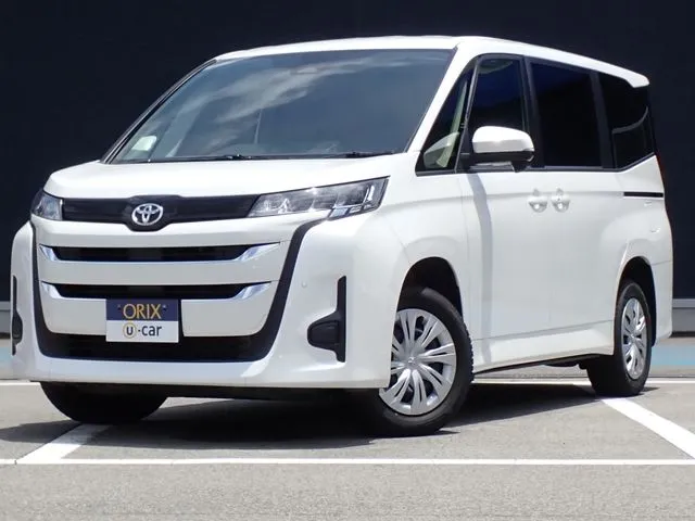 ノア 4WD(トヨタ)の車両写真