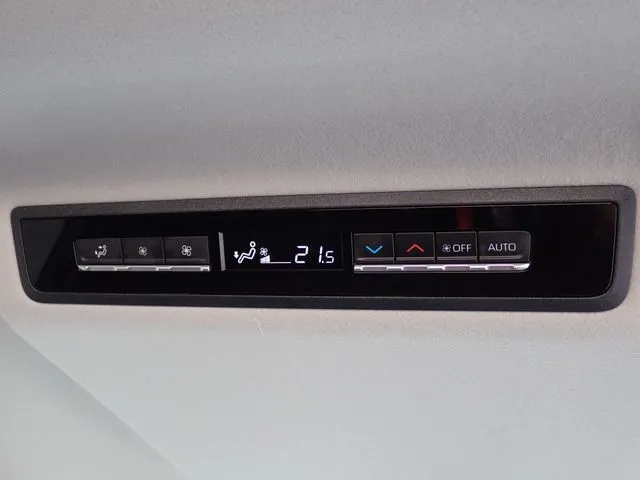 ノア 4WD(トヨタ)の車両写真
