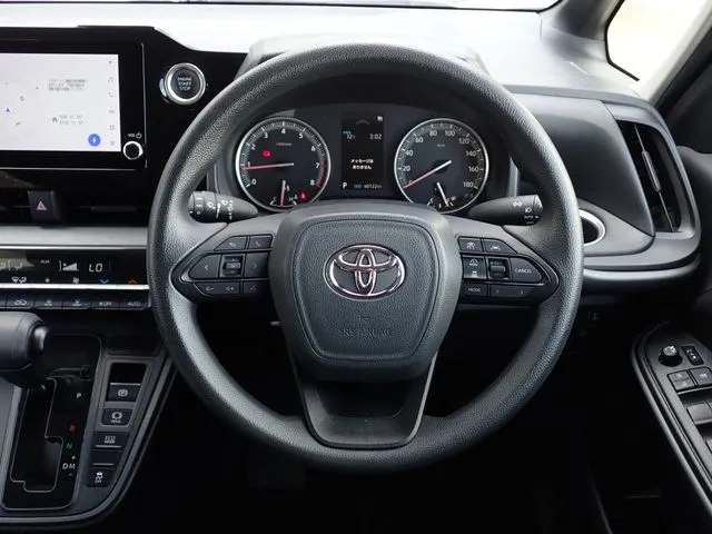 ノア 4WD(トヨタ)の車両写真