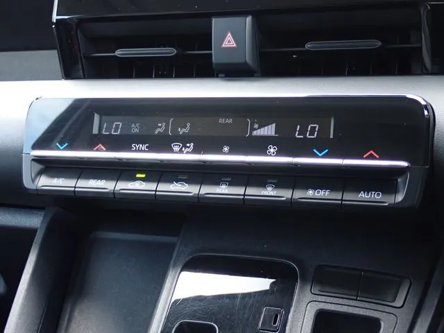 ノア 4WD(トヨタ)の車両写真