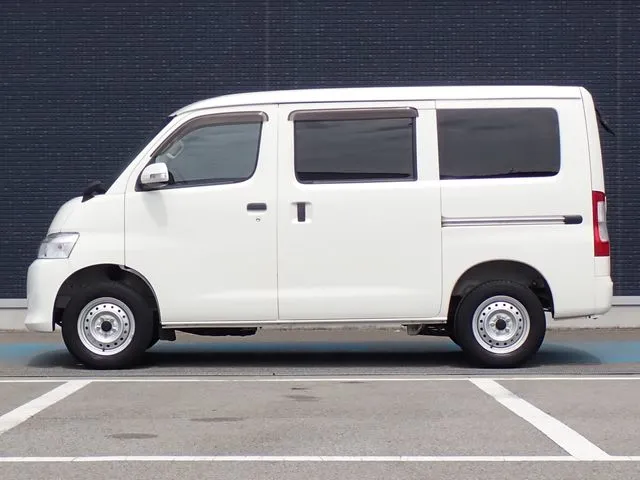 タウンエースバン 2WD(トヨタ)の車両写真