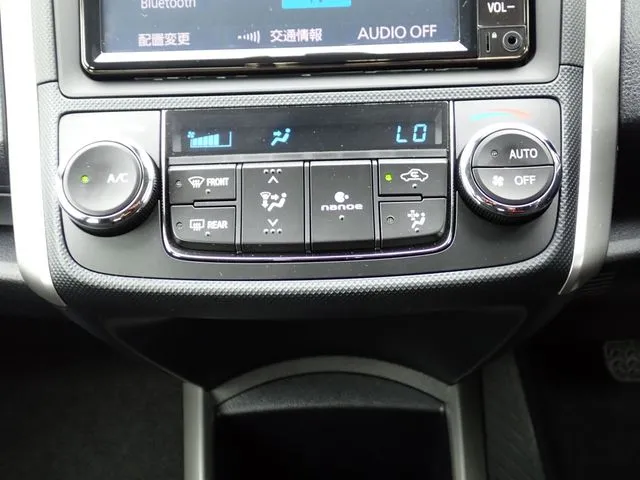 カローラフィールダー ハイブリッド(トヨタ)の車両写真