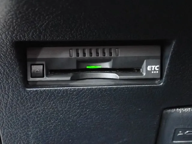 カローラフィールダー ハイブリッド(トヨタ)の車両写真