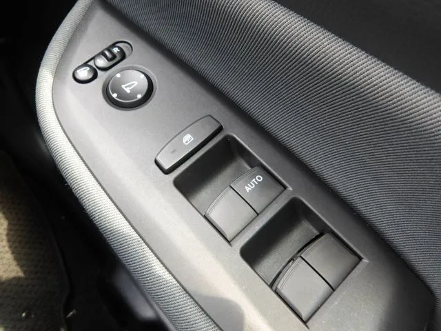 ホンダ　フィット　ｅ：ＨＥＶ　４ＷＤ