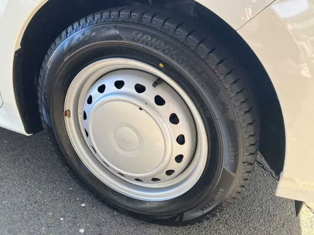 ニッサン　ノート　４ＷＤ