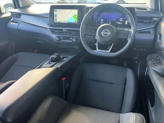 ニッサン　ノート　４ＷＤ