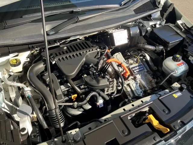 ニッサン　ノート　４ＷＤ