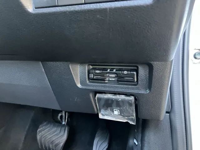 ニッサン　ノート　４ＷＤ