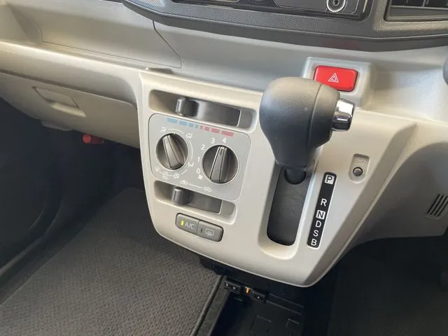 ダイハツ ミラ イース